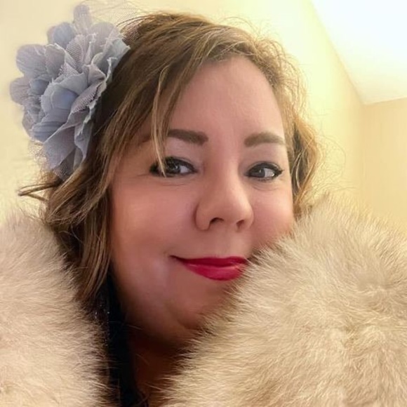 Meet your Posher, Nichole - Picture 1 of 1